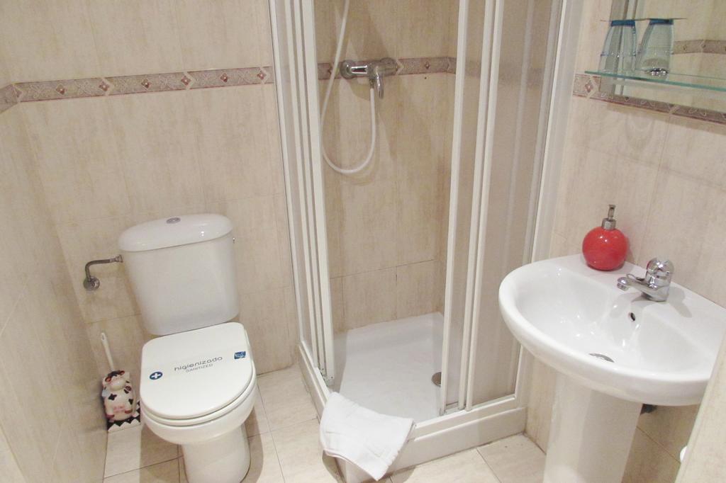 Hostal Nuevas Naciones Granada Buitenkant foto